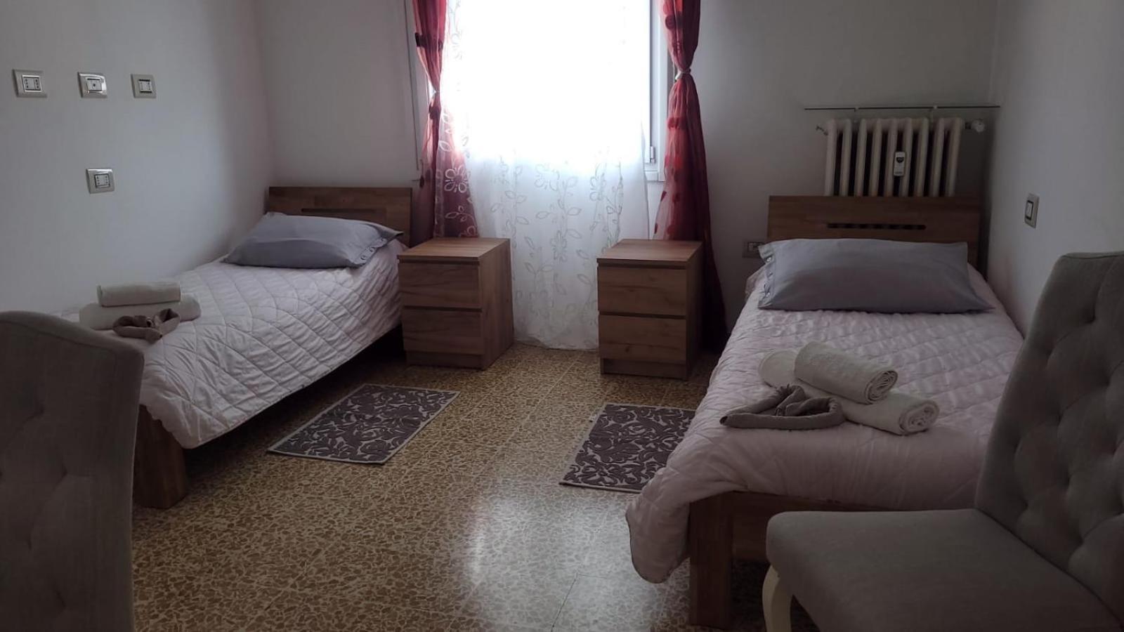 Milli Apartment Ферара Екстериор снимка